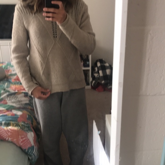 Cream/white sweater - Picture 4 of 4